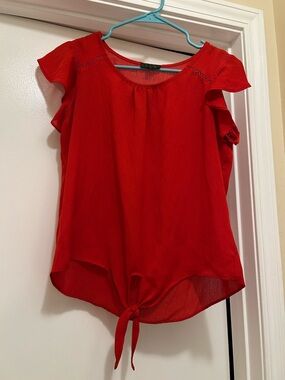 Women’s Red Tie-Hem Short Sleeve Top